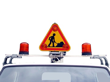 Installation de signalisation lumineuse et sonore pour véhicules professionnels